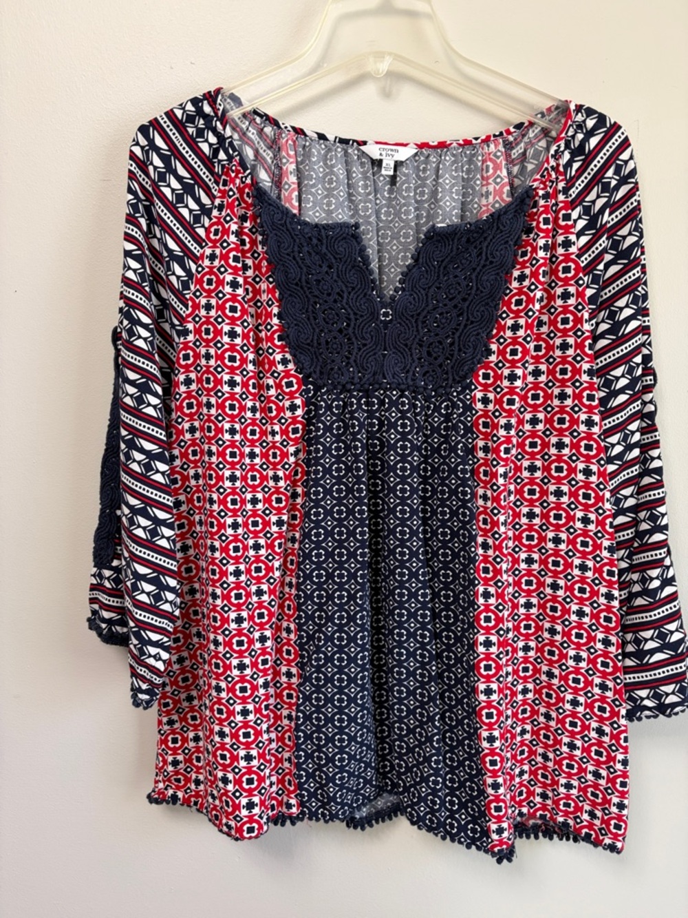 crown & ivy Navy and Red Printed Crochet-Yoke Tunic Size XL‎